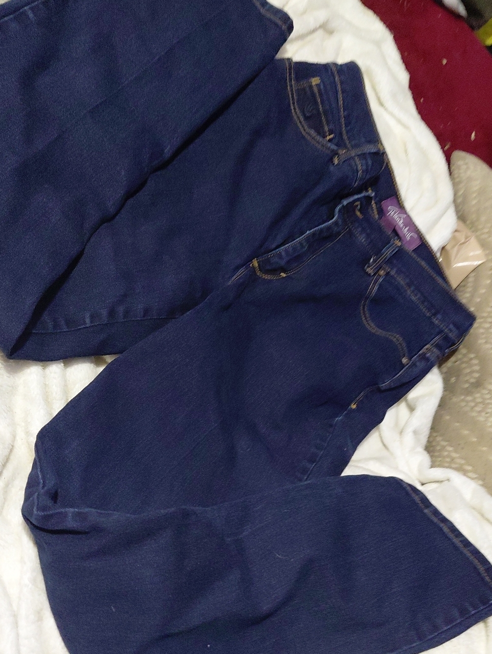 Gloria Vanderbilt Straight Leg Jeans in Dark Blue Denim